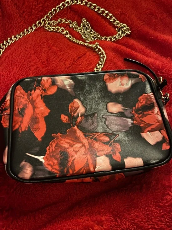 Victoria's Secret Black Floral Cosmetic Crossbody with Gold Chain - Picture 3 of 3